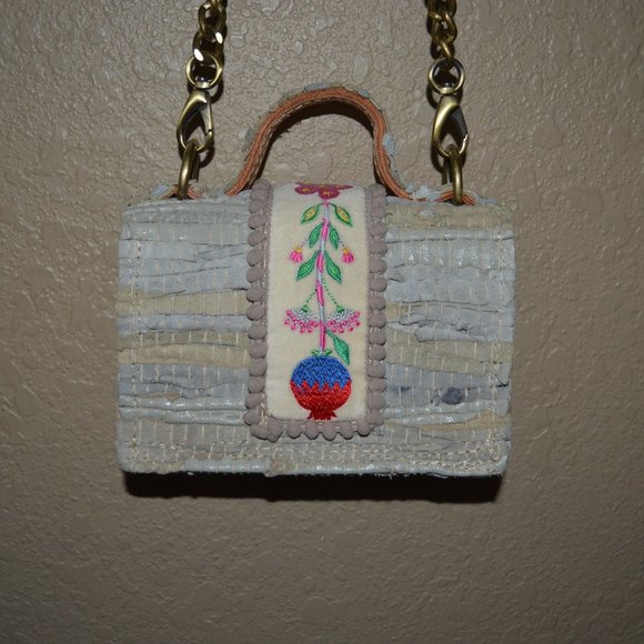 $430 Kooreloo Gray Embroidered Detail Chain Strap Shoulder Crossbody Han… - Picture 6 of 9